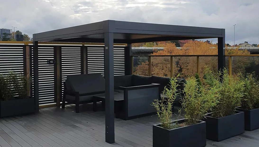 referens-pergola-brf-grondal-sommar