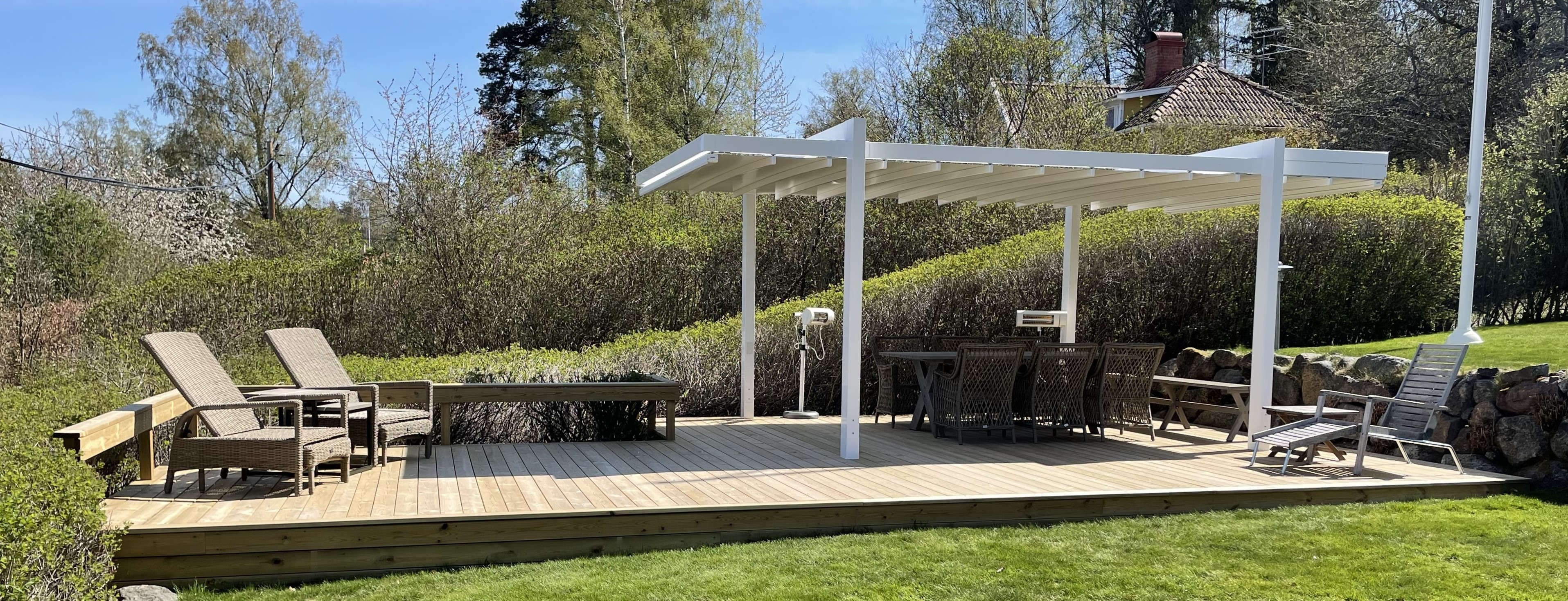 Pergola-med-flexibelt-tygtak